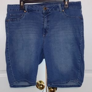 Womens Jean shorts size 18W by D. jeans